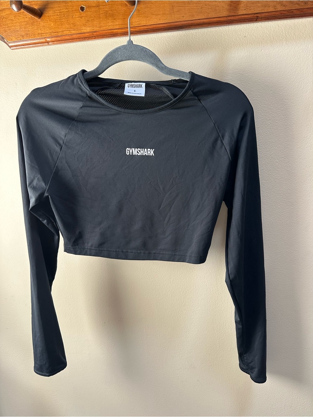 Gymshark Black Long-Sleeve Cropped Athletic Top